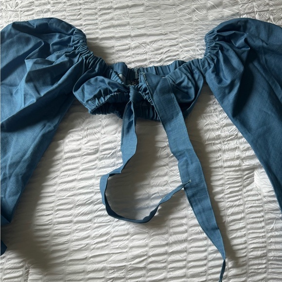 Kylie Jenner TLZ L’FEMME extremely oversized sleeve fashion top
Tie front XXS - Picture 3 of 5